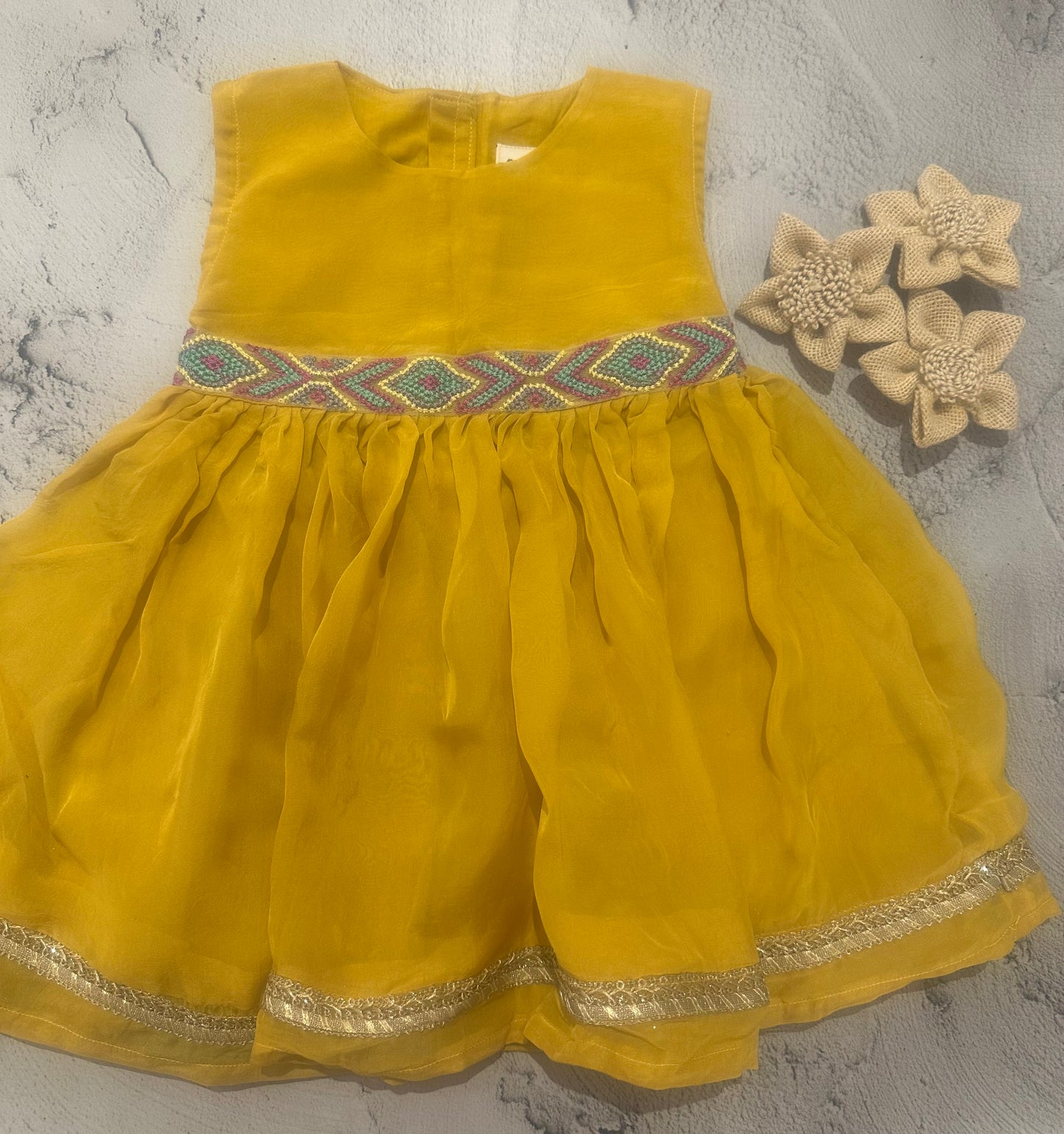 Lace dress in yellow