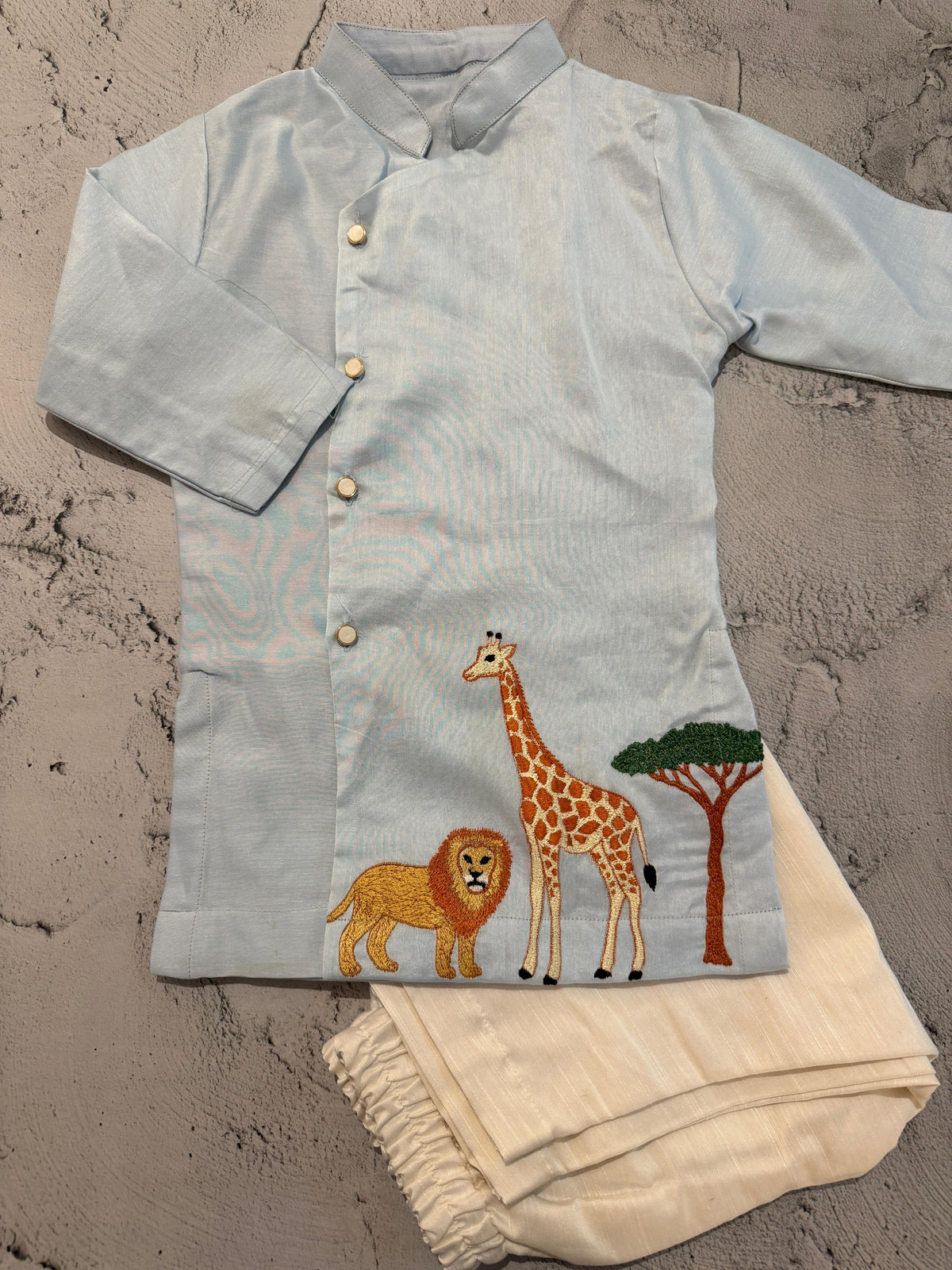 safari tales embroidered kurta set