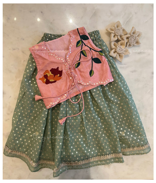 Hanging gardern embroidered skirt set