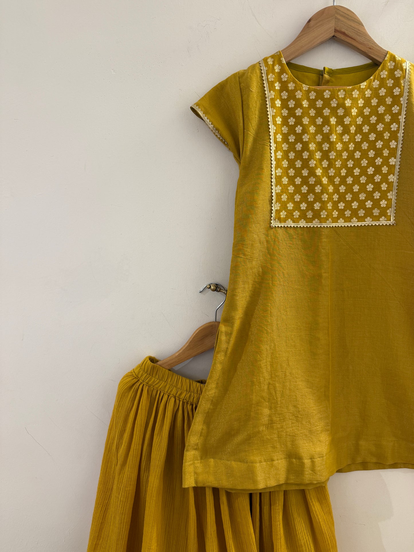 Yellow chanderi lurex kurta set