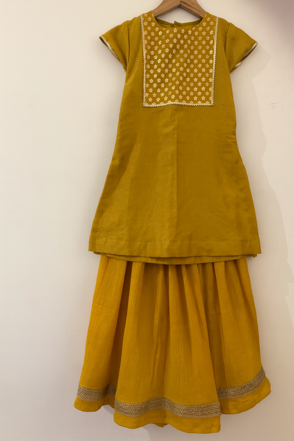 Yellow chanderi lurex kurta set