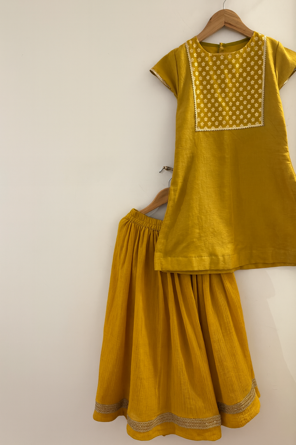 Yellow chanderi lurex kurta set