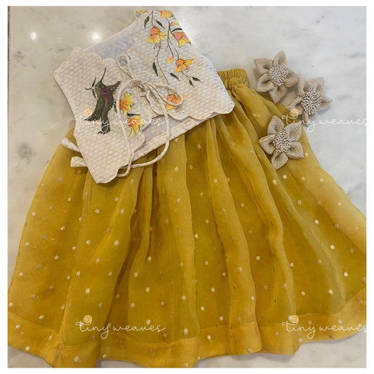 Humming bird yellow skirt set