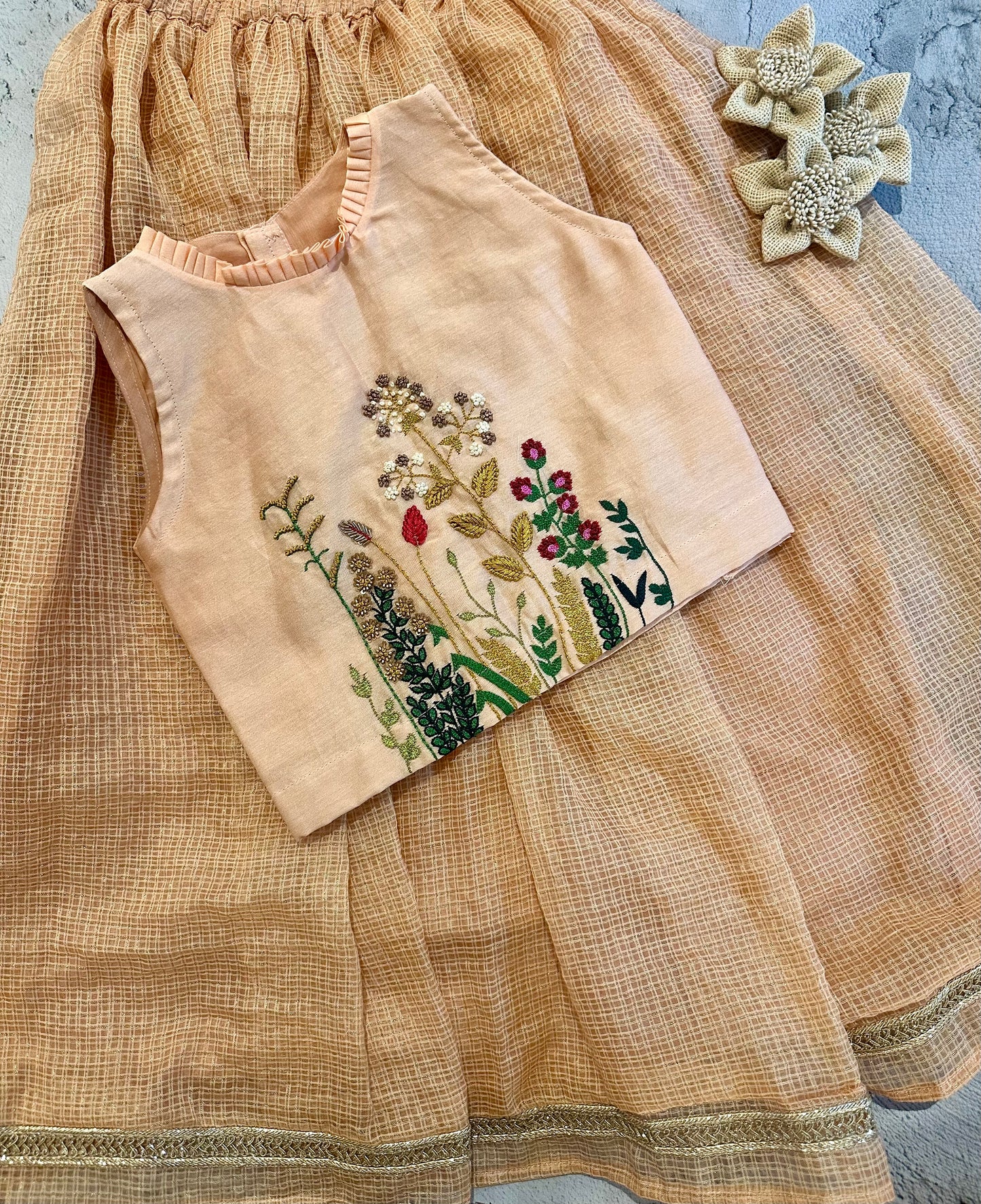 Peach Kota garden set.