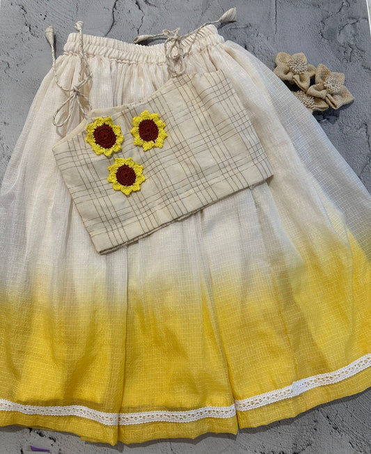 Sunflower yarn skirt set