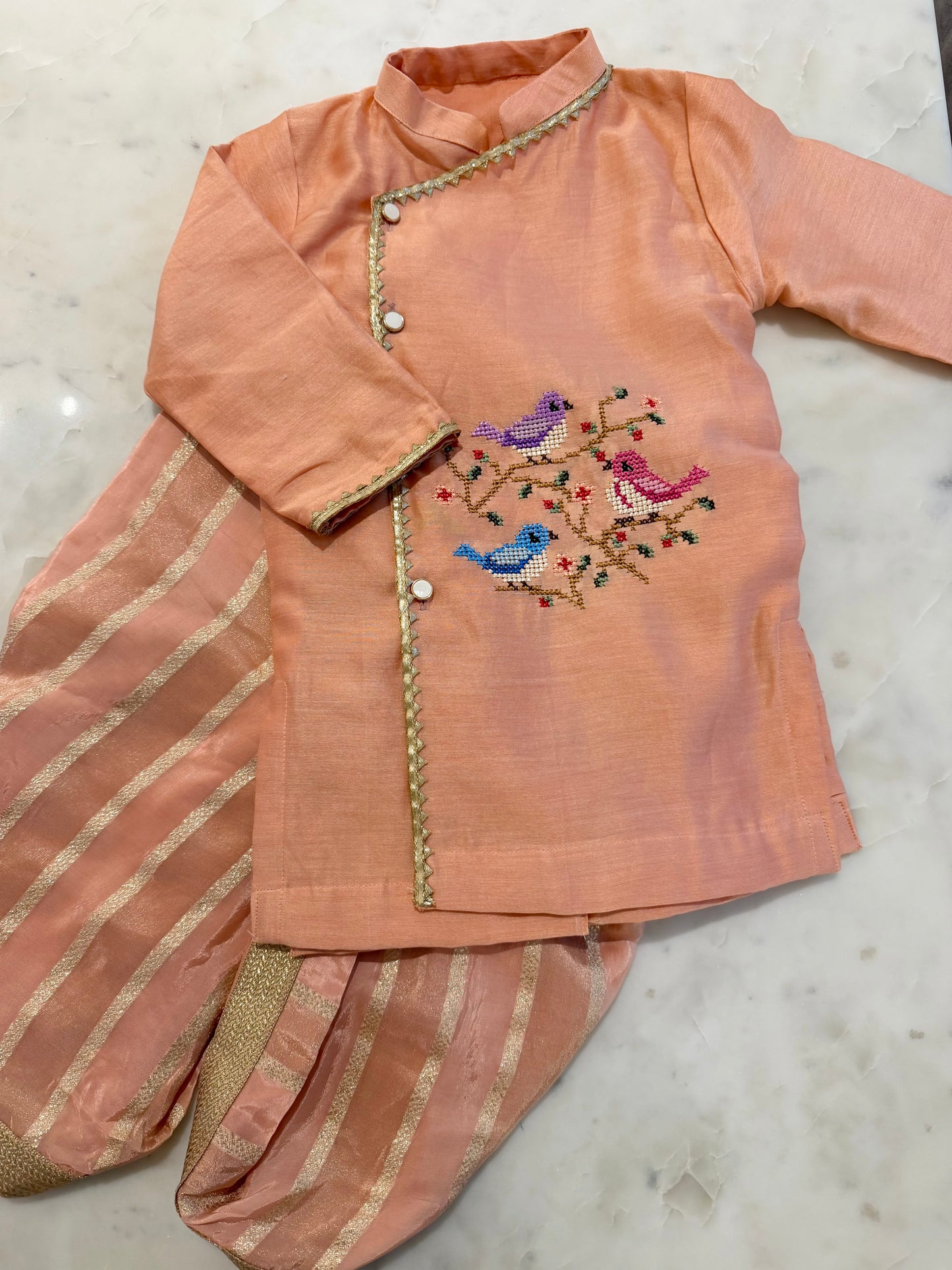 Flock of bird cross stitch kurta set in peach
